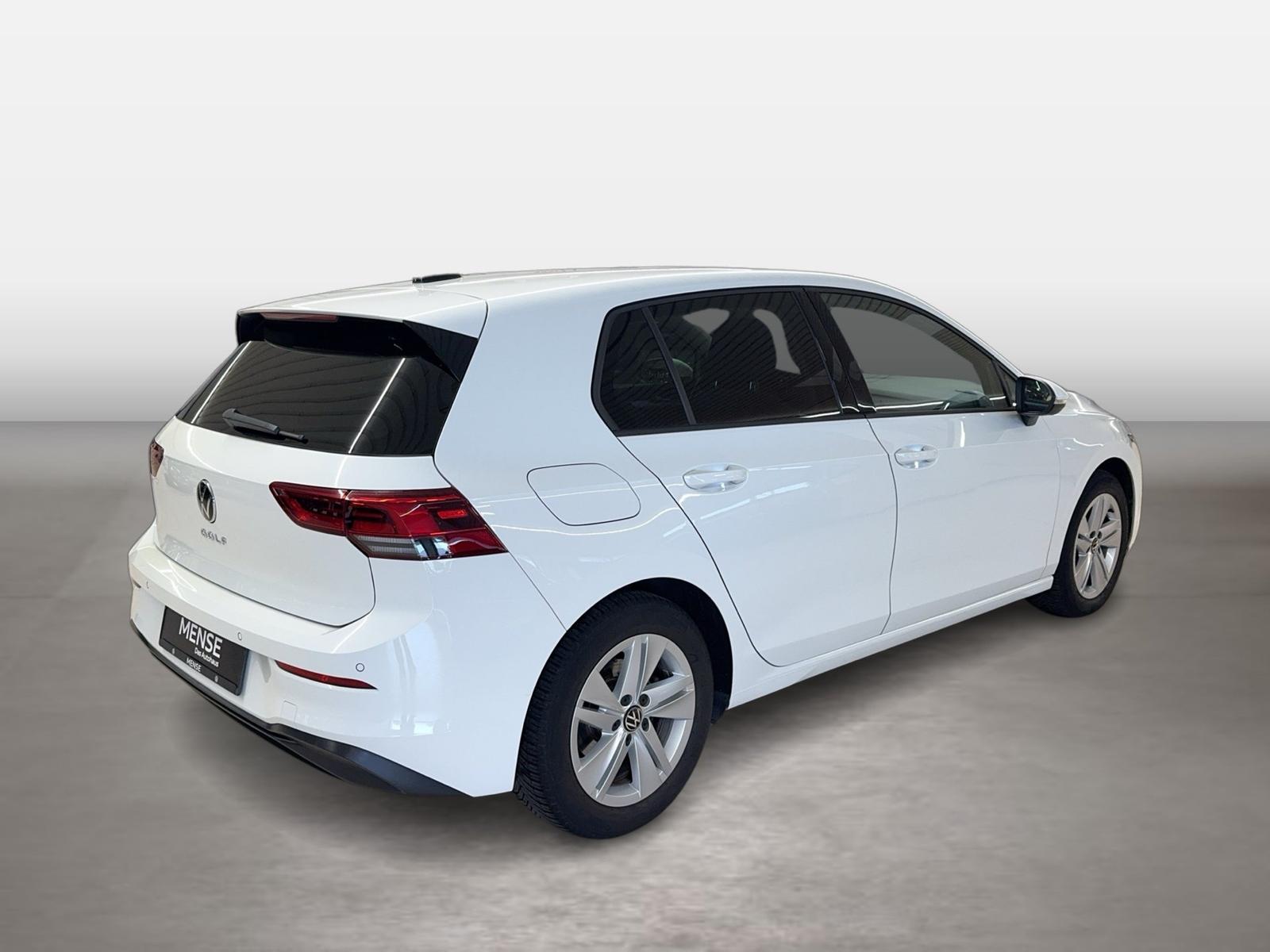 Volkswagen Golf VIII 1.5TSI Life CarPlay h/k AHK Standhzg