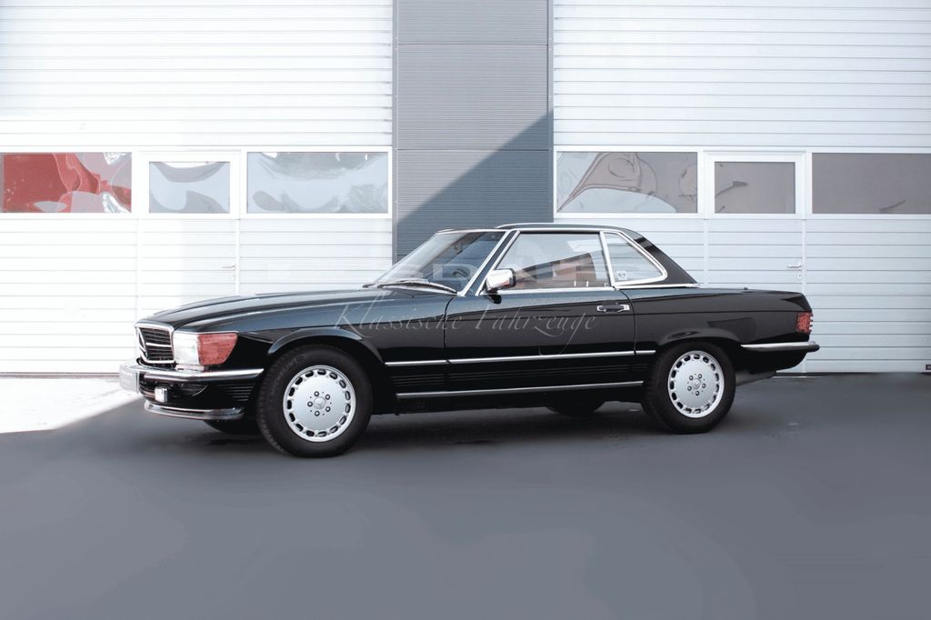 Mercedes-Benz SL 560