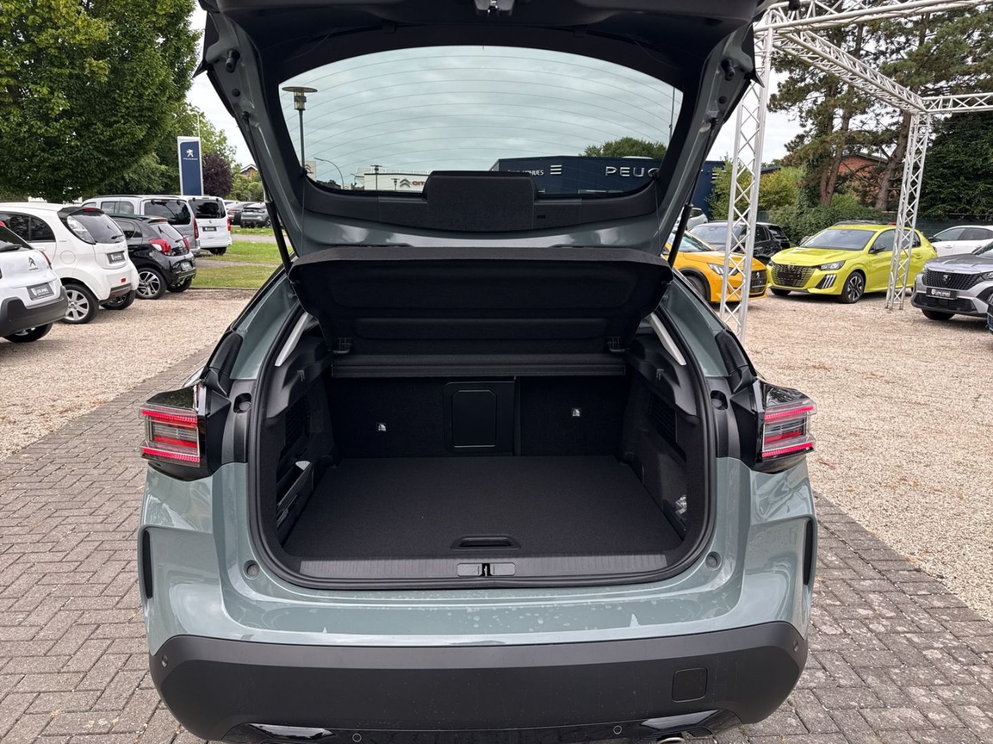 Fahrzeugabbildung Citroën C4 Max PureTech 130 Automatik MAX HUD Digitales