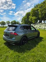 Volkswagen VW Tiguan Allspace R-Line Black Style 2.0 TDI - VW Tiguan Allspace von privat