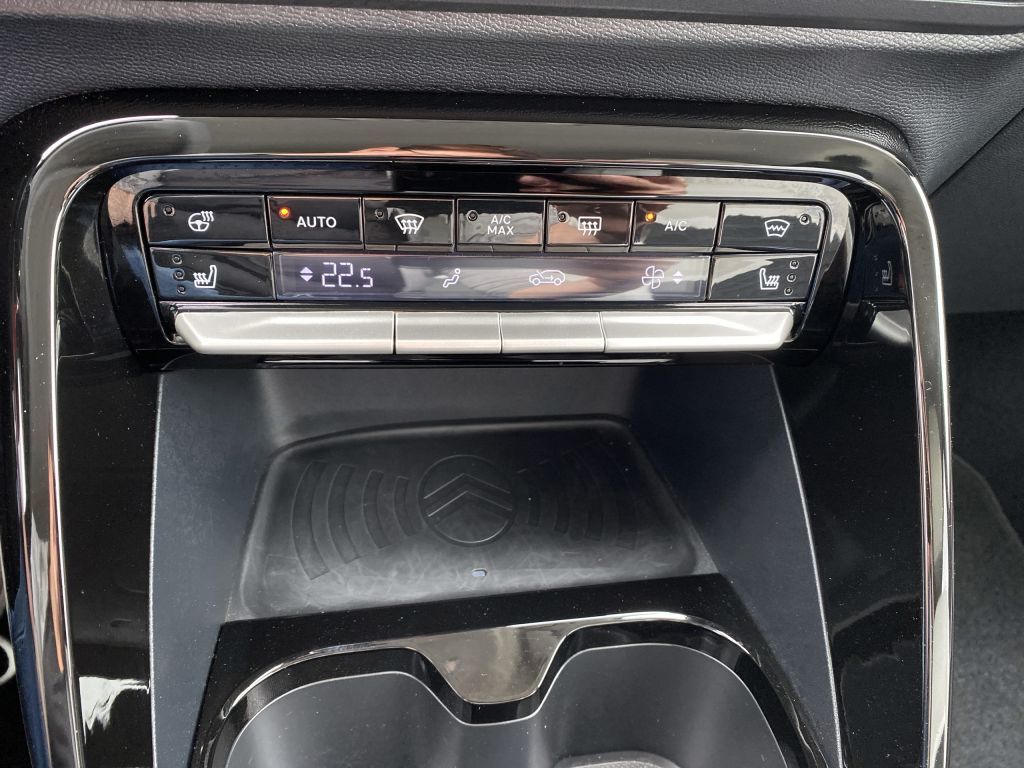 Fahrzeugabbildung Citroën e-C3 Aircross MAX *11 kW*Winter-Pak*Cam*Navi*