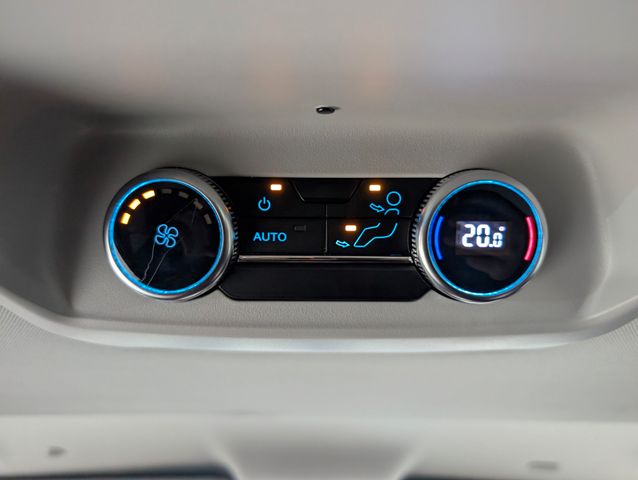 Ford Tourneo Custom 2.0 EcoBlue L1 Titanium