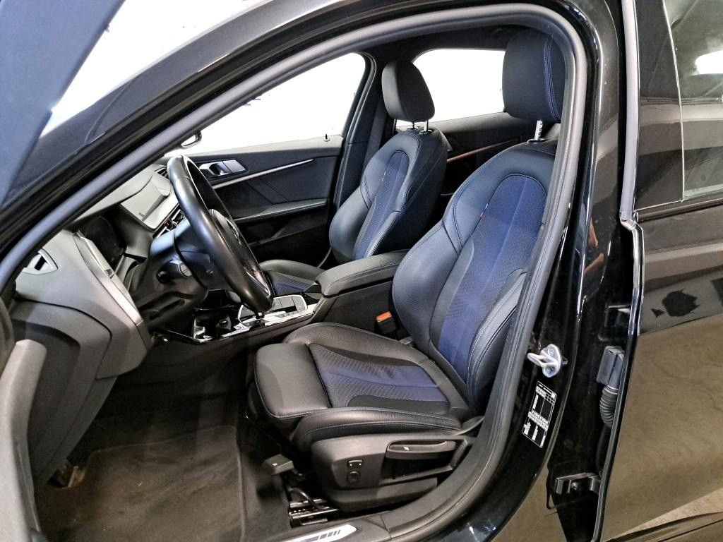 Fahrzeugabbildung BMW 118d M-Sport Aut DAB Navi LED Ambiente-Licht Kam