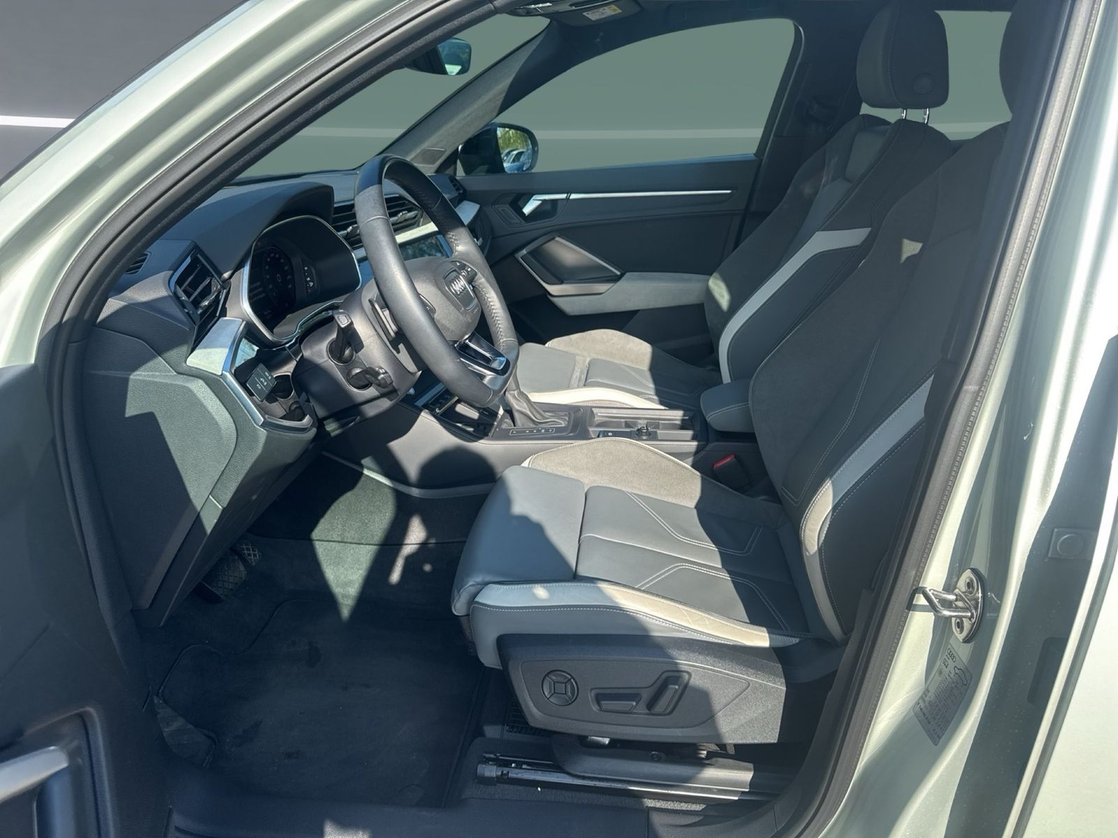 Audi Q3 Sportback 35 TDI edition one S line MATRIX foto 14