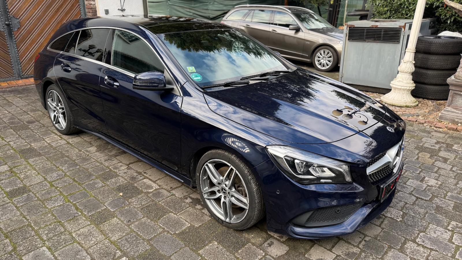 Mercedes-Benz CLA 220 d Shooting Brake AMG Panorama TOP