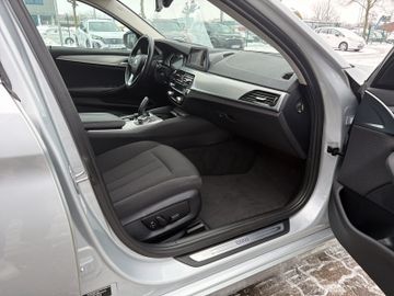 BMW 530 D xDrive PANONAVITEMPOMATAHK
