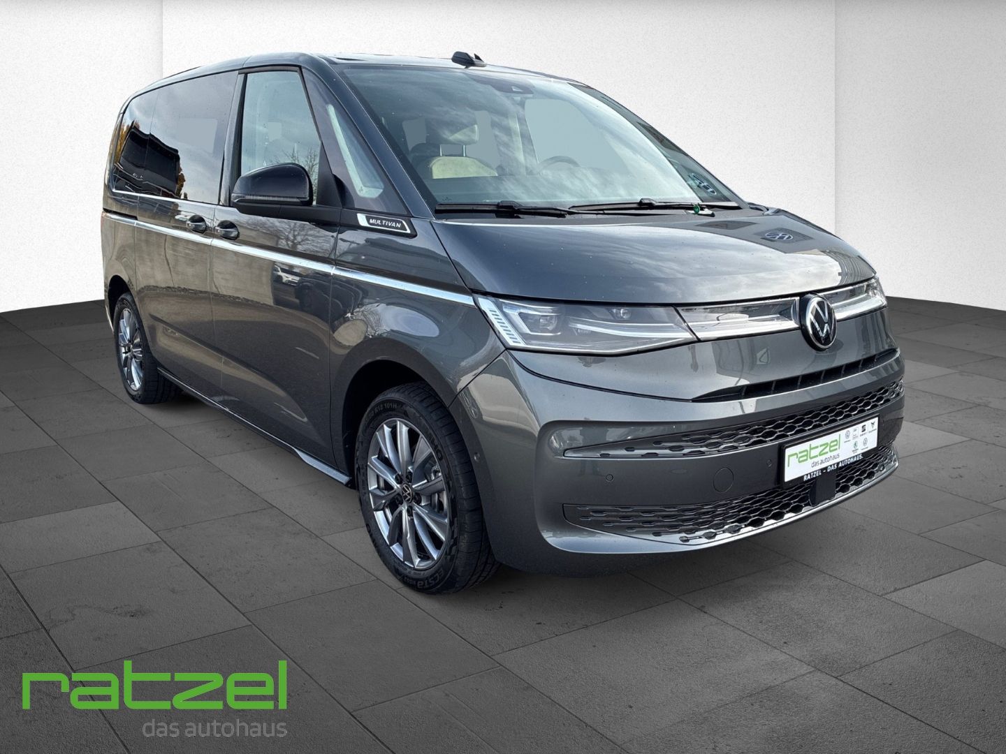 Fahrzeugabbildung Volkswagen T7 Multivan Style AHK+Navi+LED+ACC+Memory Sitze