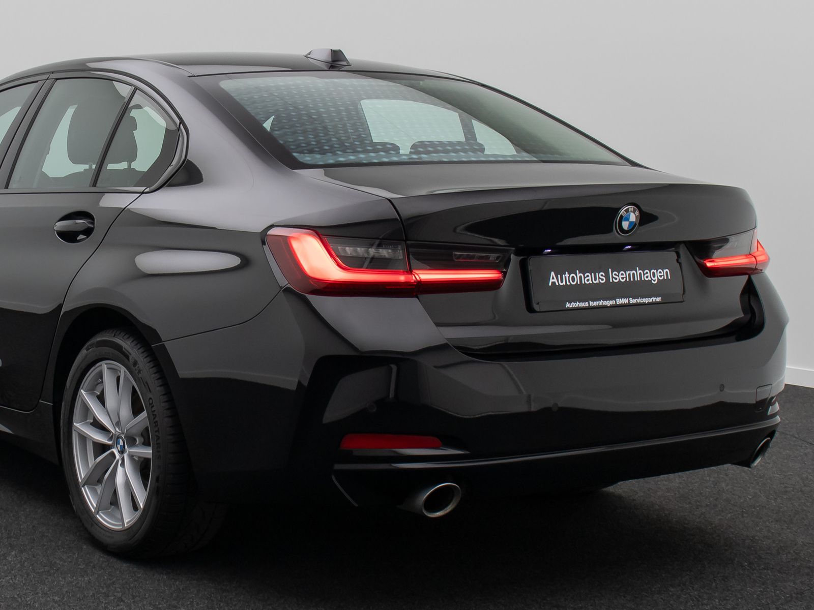Fahrzeugabbildung BMW 318i GeschwindigReg DAB PDC Widscreen Cockpit+