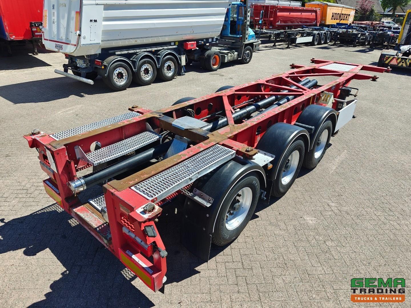 Vanhool A3C002 20 30FT TANK/SWAP - 3620KG - ADR
