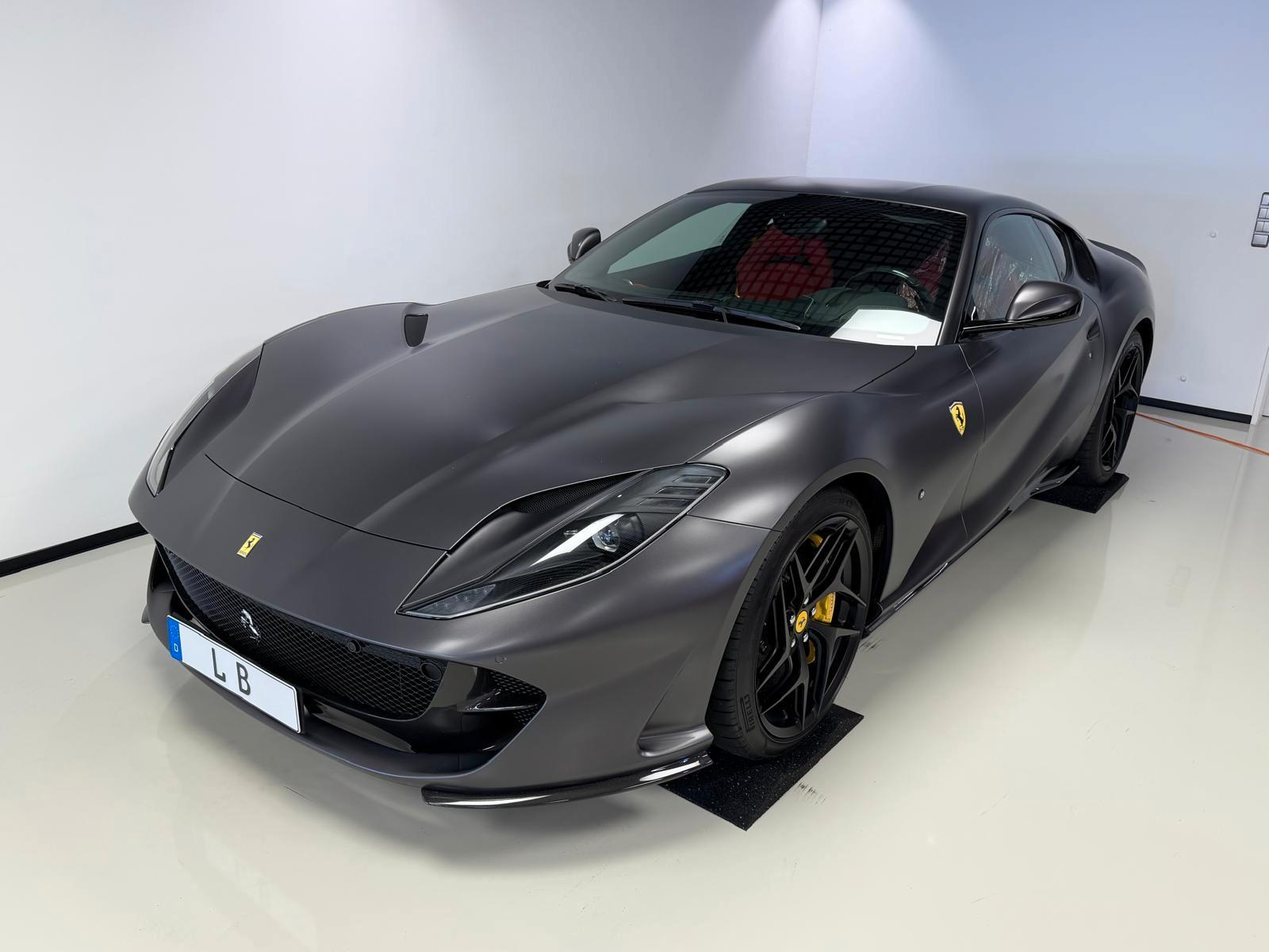 Ferrari 812 6.5 V12 Superfast DCT F1