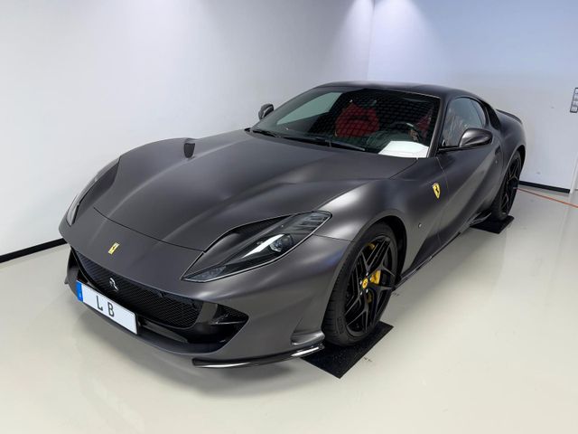 FERRARI 812