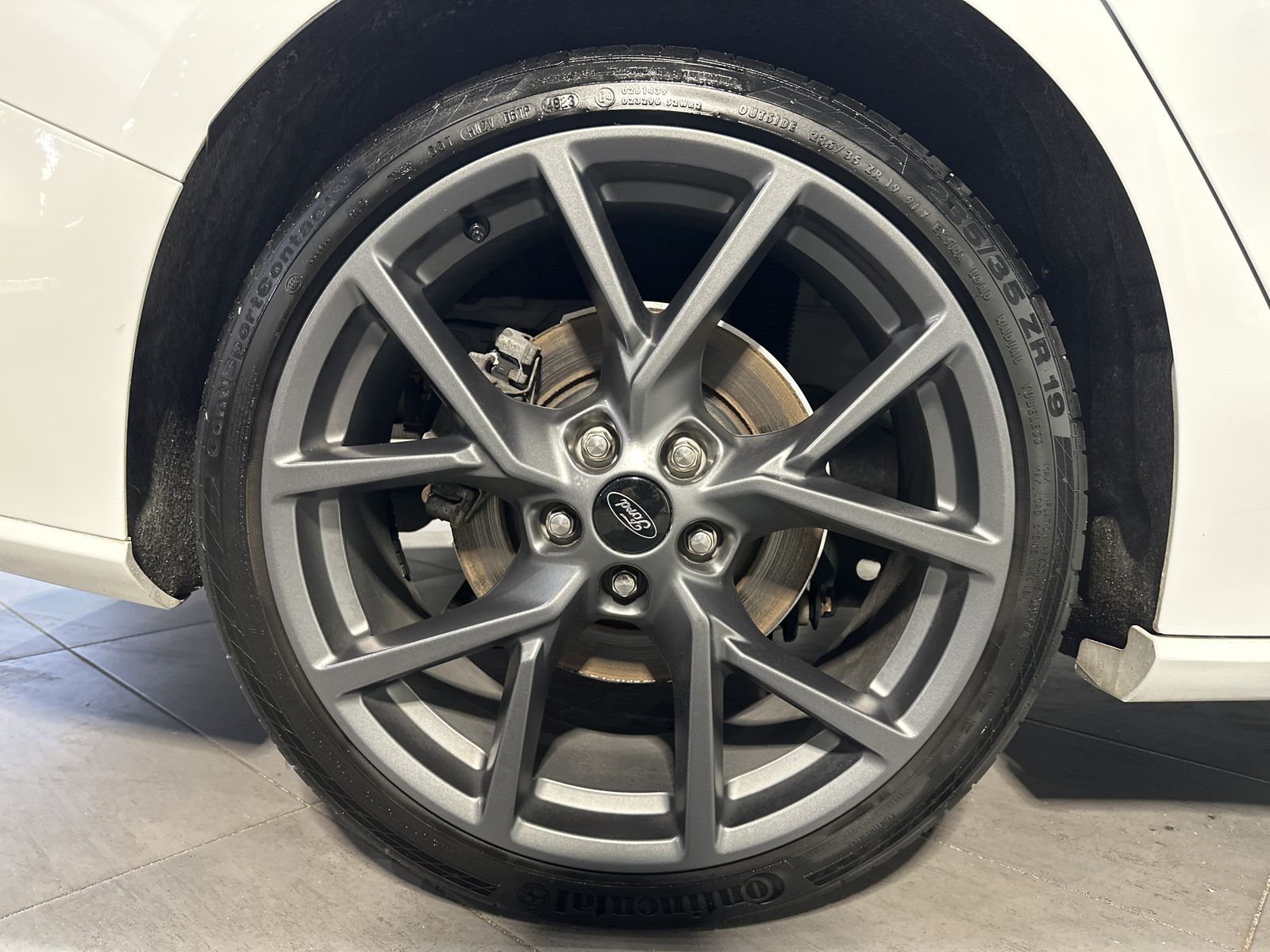 Fahrzeugabbildung Ford Focus Turnier 2.0 EB ST NAV+LED+VCOCK+B&O+KAM+PP