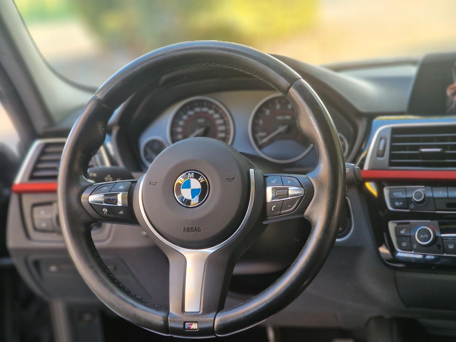 BMW 330 i SPORT LINE*PANORAMA*HEAD UP*AUT*GARANTIE*