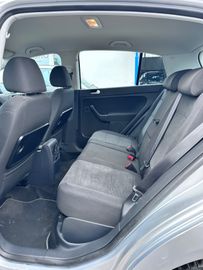Volkswagen Golf - 6