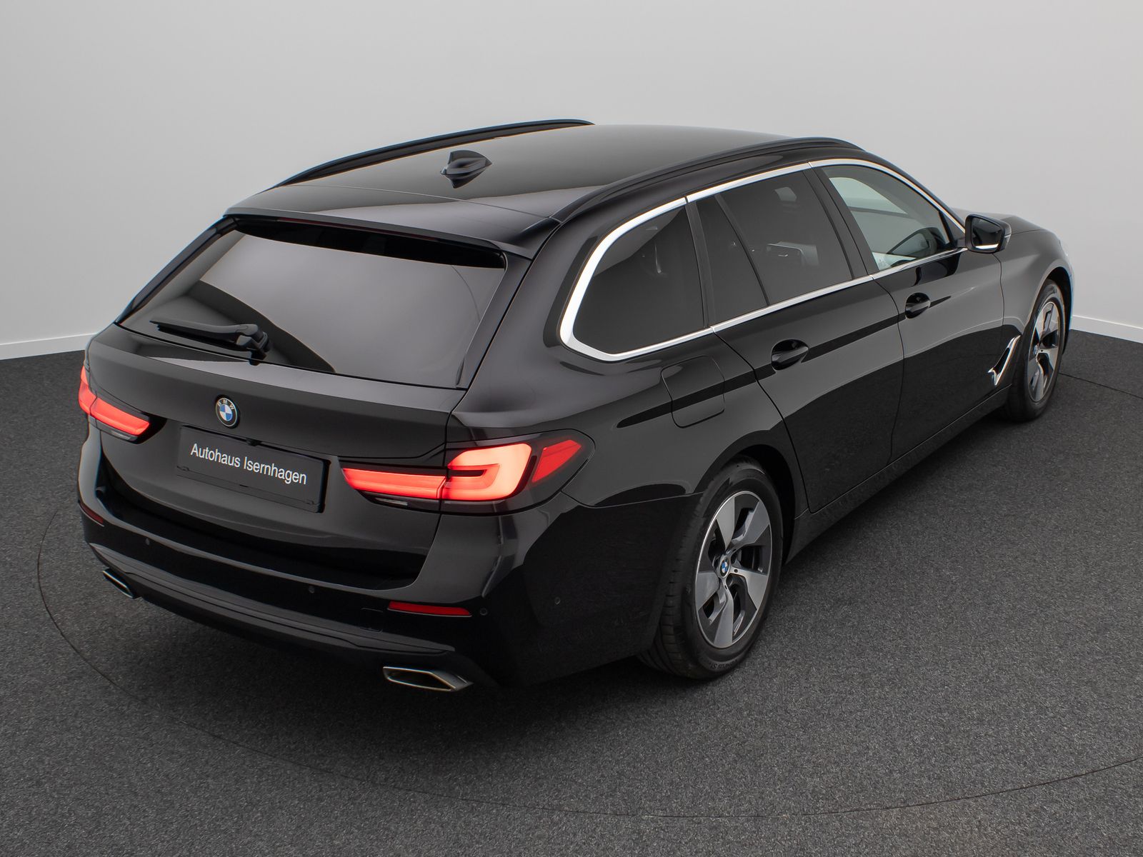 Fahrzeugabbildung BMW 520d xD Kamera HUD DAB Alarm Sport Fernlichtassi