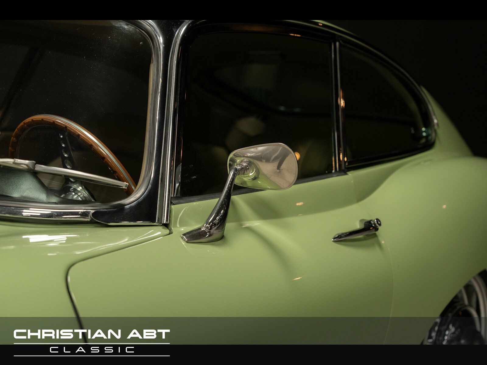 Fahrzeugabbildung Jaguar E-Type 4.2 Serie2 - Wertgutachten Note 1