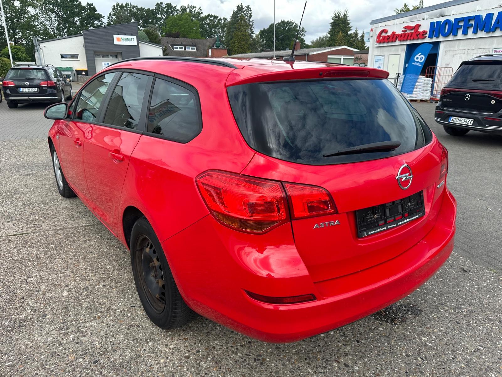 Opel Astra 2011 — photo 6