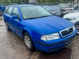Skoda Octavia Combi Tour*KLIMA*NAVI* - Skoda Octavia aus 2005 mit Diesel-Antrieb