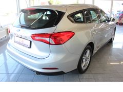Fahrzeugabbildung Ford Focus Cool & Connect,Automatic,AHK,Kamera