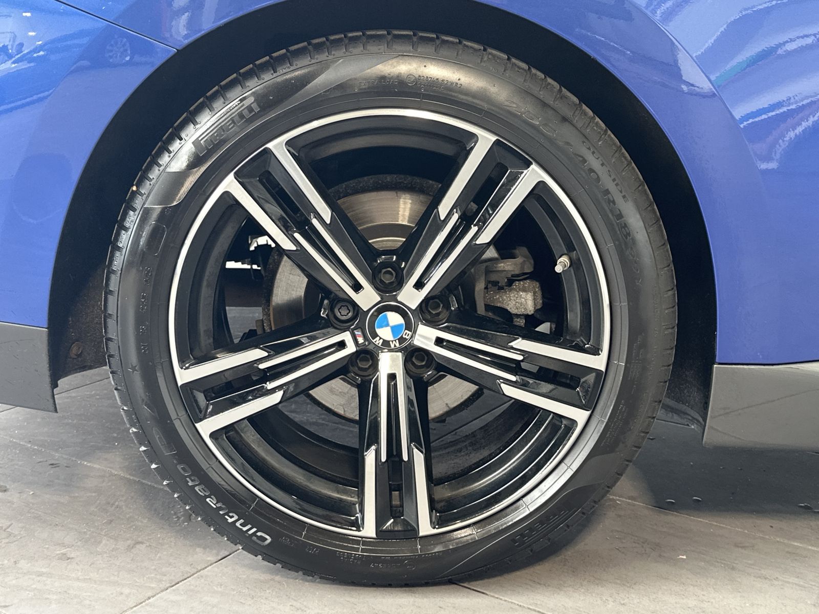 Fahrzeugabbildung BMW 220i Coupé M-Sport NAV+LED+PANO+VCOCK+DA+KAM+2HD