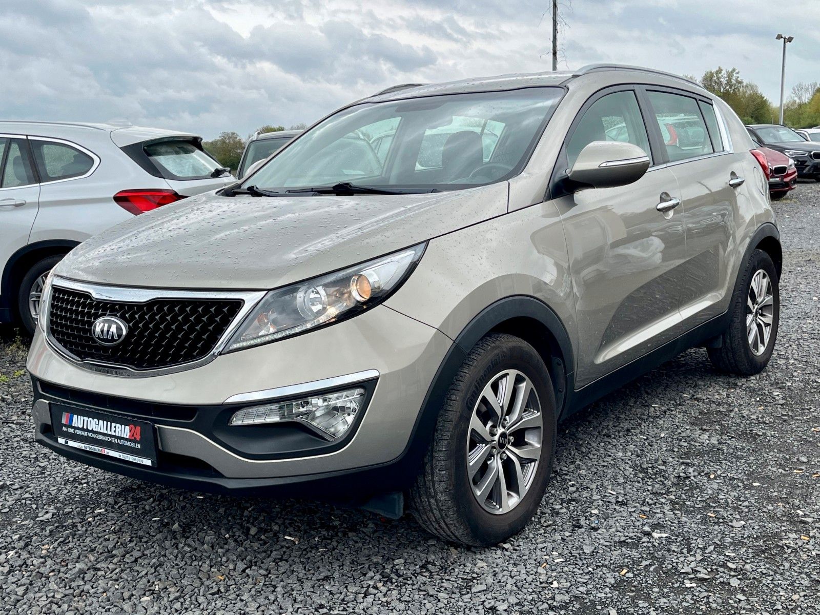 Fahrzeugabbildung Kia Sportage Attract 2WD 1.6 GDI Navi Kamera Tempoma