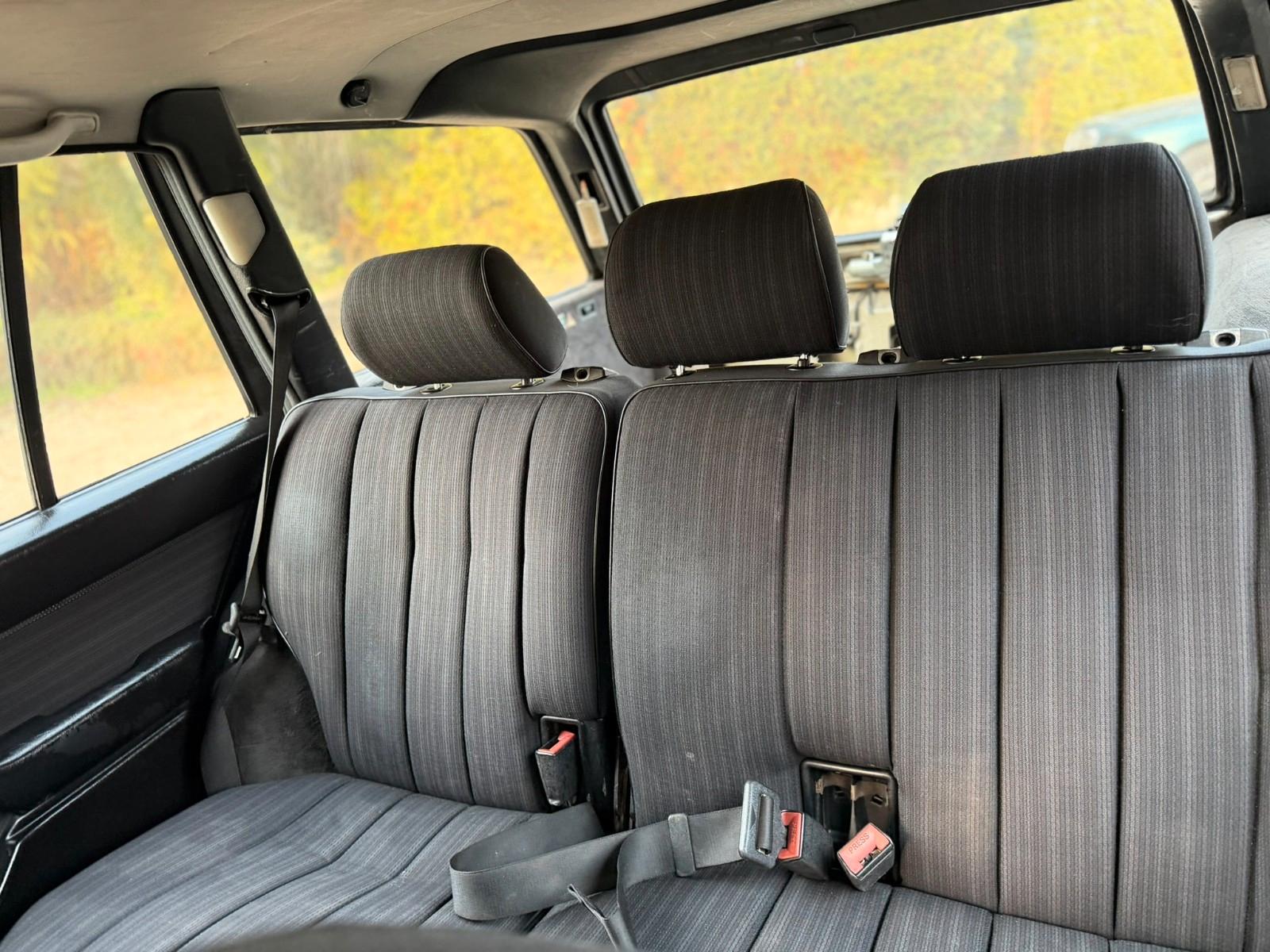 MERCEDES-BENZ 300 TD W124 109 CH BVA - 2ème MAIN - TOIT OUVRANT - 88000 km