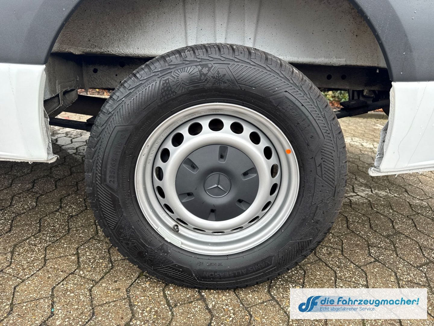 Fahrzeugabbildung Mercedes-Benz Sprinter III Kasten RWD AWD 317  CDI L2  Navi 36