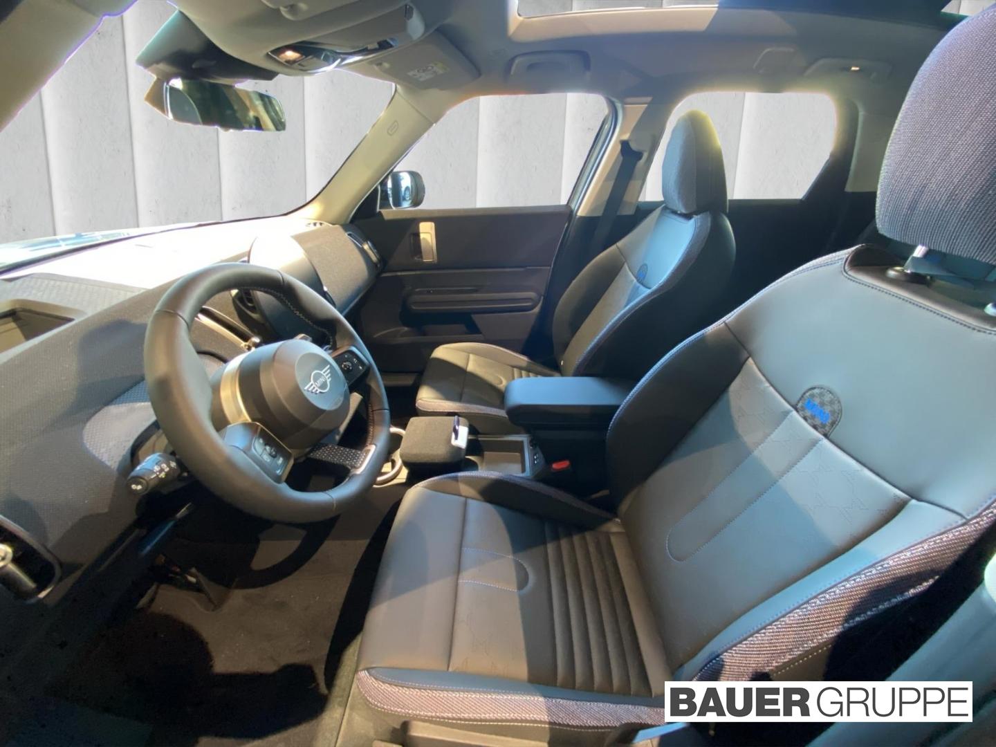 MINI Countryman C Classic Trim UPE 47.781,- HUD Panor
