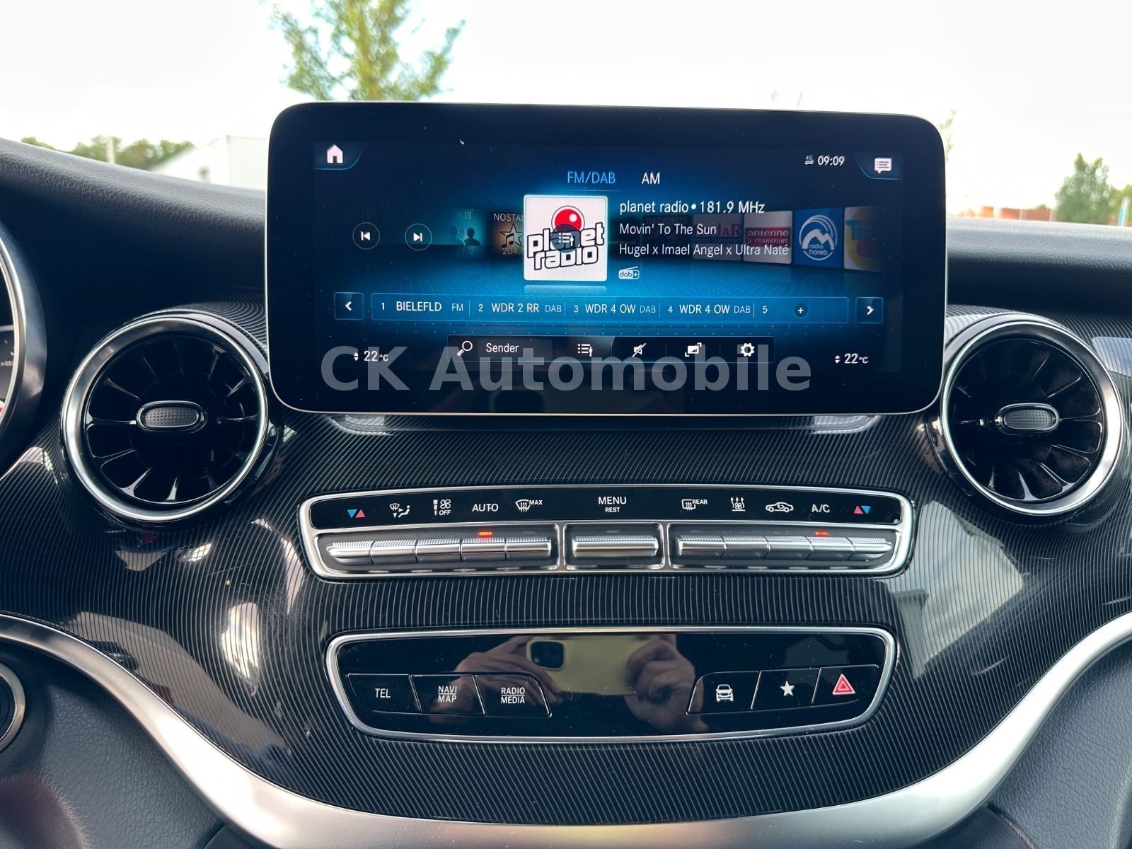 Fahrzeugabbildung Mercedes-Benz V 250d EDITION 4MATIC lang/7 Sitze/Navi/LED/AHK
