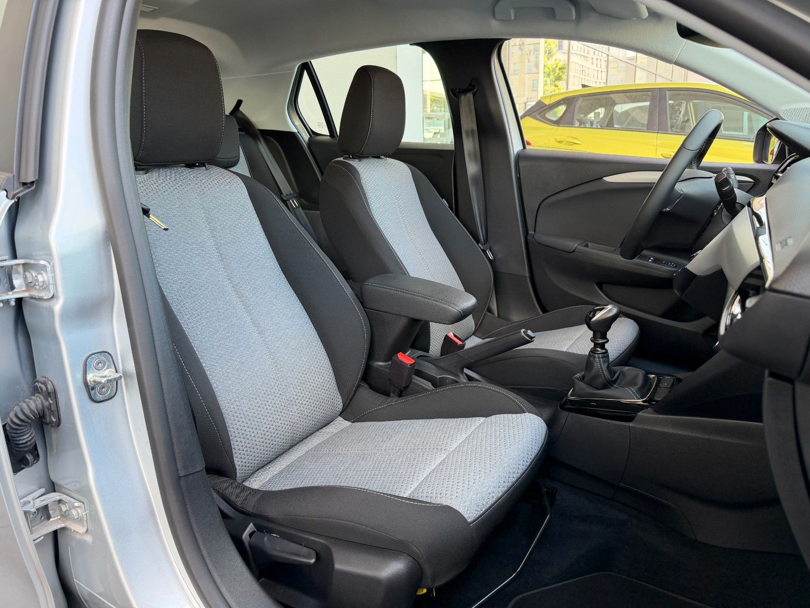 Fahrzeugabbildung Opel Corsa F Edition 100PS PDC/Allwetter/SHZ!