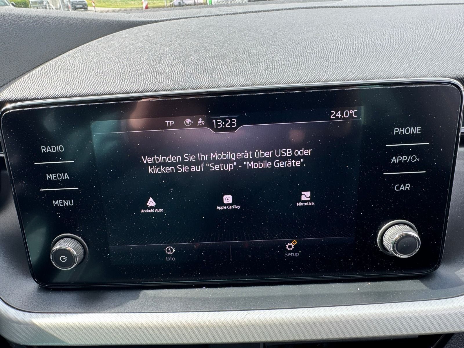 Fahrzeugabbildung SKODA Kamiq 115PS 6-Gang*RFK*LED*SMartLink*Allwetter