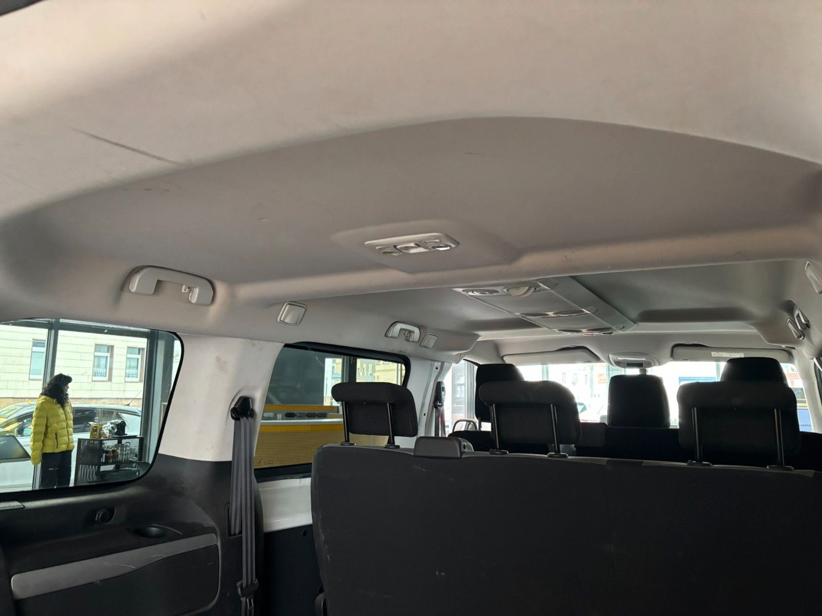 Fahrzeugabbildung Opel Vivaro Kombi M 1.5D 6-SITZER/AHK/PDC/SOLARPROTEC