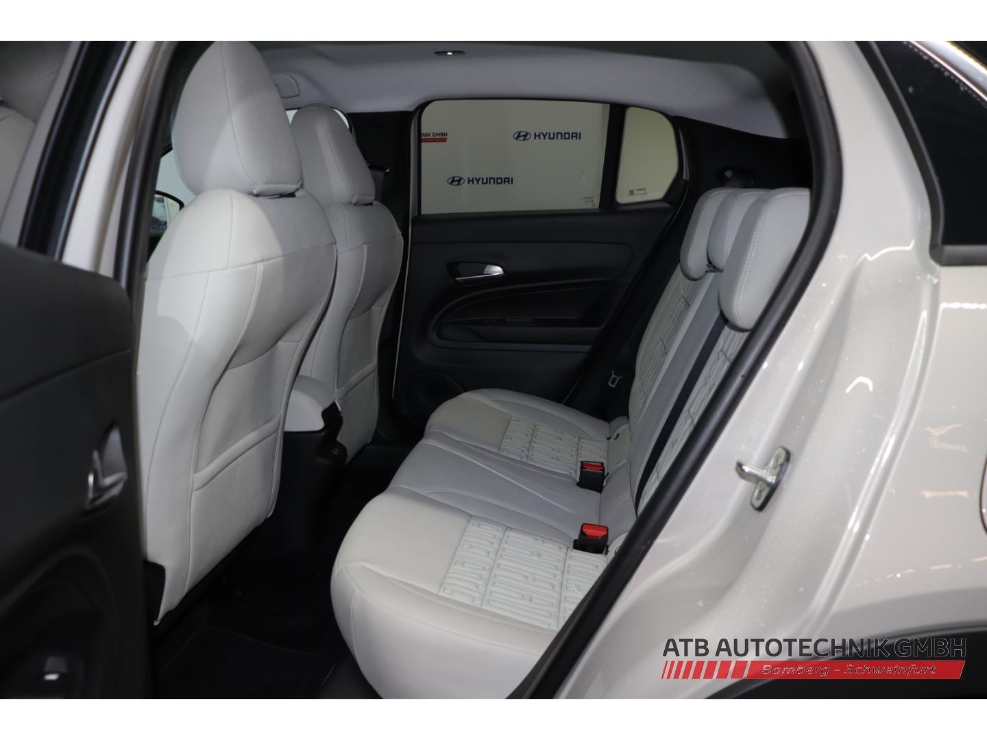 Fiat 600e MY25 La Prima 115 kW Navi Massagesitze LED 