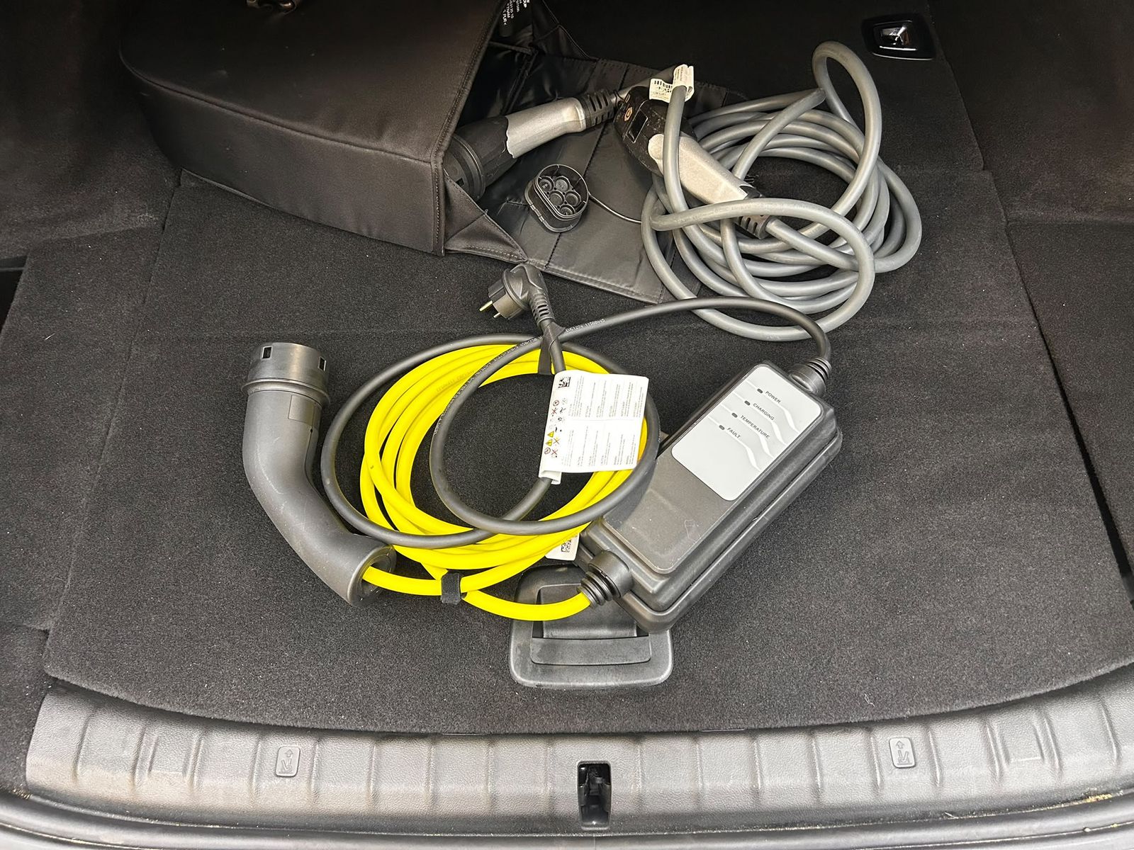 Fahrzeugabbildung BMW 530e xDri LEDER+VIRTU+PROF+LED+SHZ+KAMERA+TEMP+M
