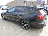 Volvo V60 B4 Benzin Ultra Dark Automatik - Volvo V60 in Rostock
