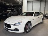 Maserati Ghibli 3.0 V6 S  Q4 Automatik/ Xénon/Camera/Carb - weiße Maserati Ghibli