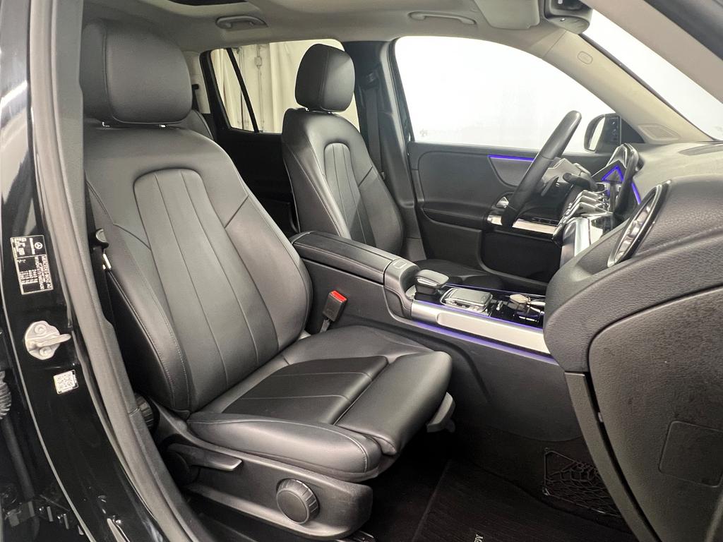 Mercedes-Benz GLB 220