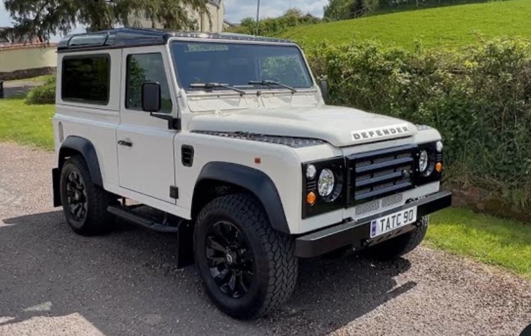 Land Rover Defender 90 E Station Wagon
