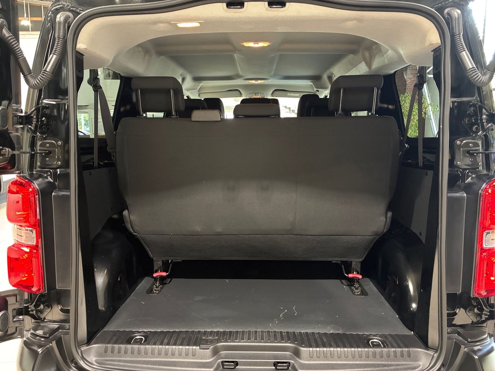 Fahrzeugabbildung Opel Vivaro Kombi 1.5 D PDC,Klima, 9-Sitzer