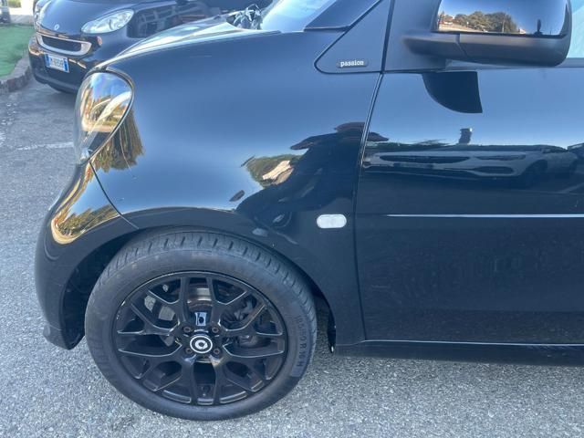 Smart SMART ForTwo 90 0.9 T twinamic cabrio Passion imagem 3