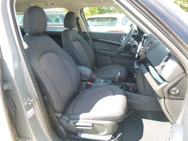 Fahrzeugabbildung MINI COOPER Countryman >AUT/KAM/NAVI/SHZ<