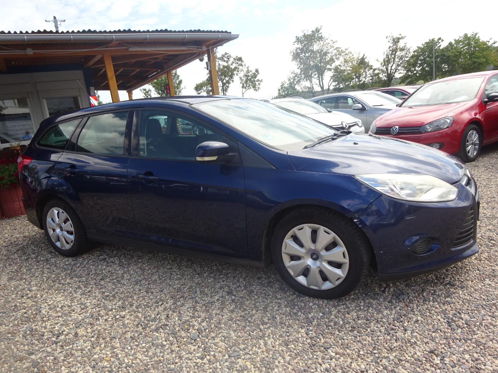 Ford Focus 2012 — салон