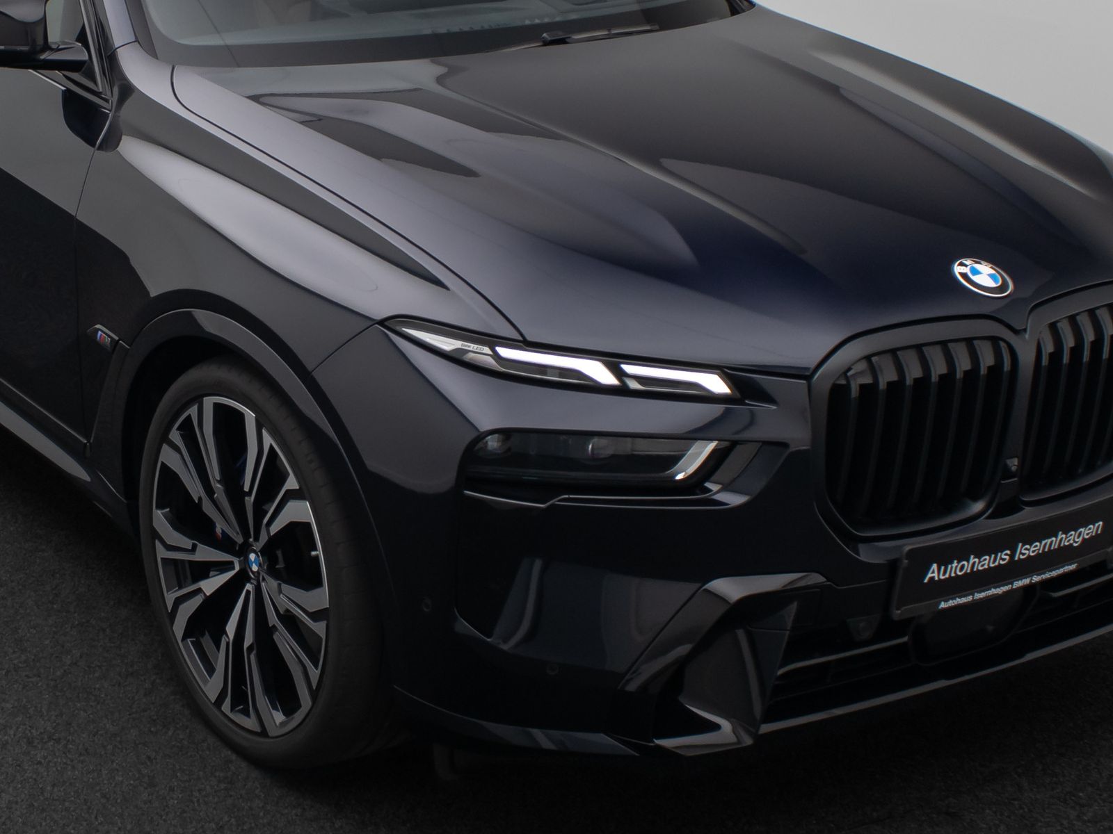 Fahrzeugabbildung BMW X7 M60i xD SkyLounge 360&deg;HUD H/K SoftClos 23Zoll