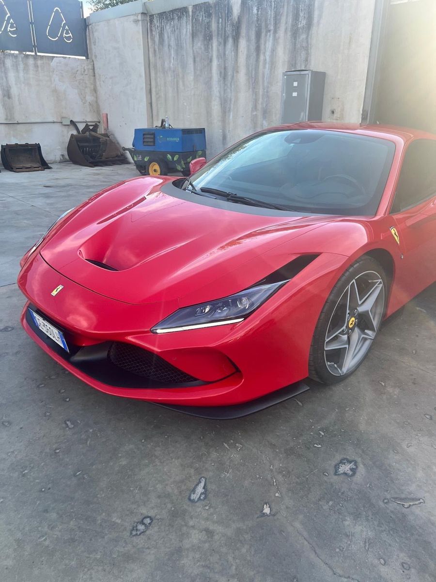 Ferrari F8 TRIBUTO imagem 2