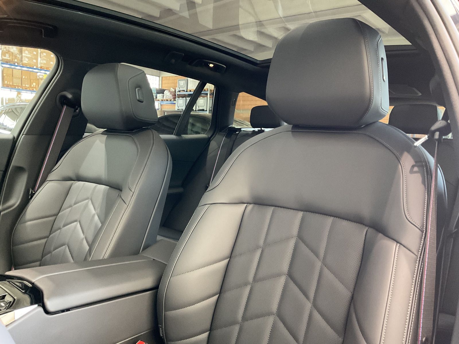 Fahrzeugabbildung BMW 540d xDrive M Sport AHK B&W PanoDach Sportpaket