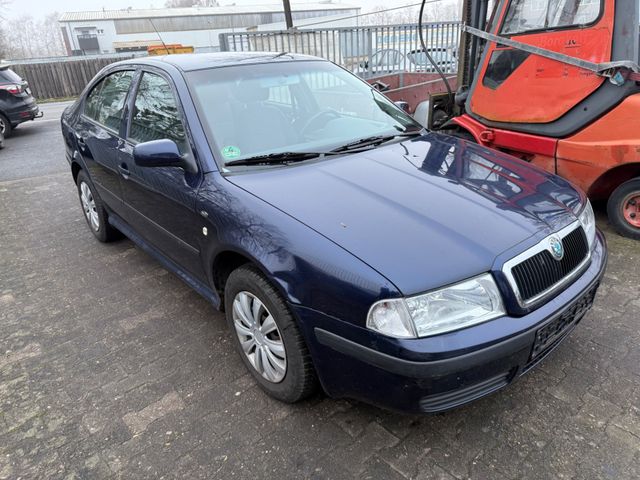 Skoda Octavia 1.6 Ambiente *75 KW*Klima*