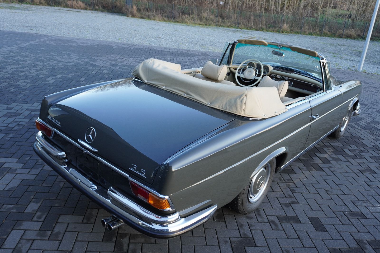 Fahrzeugabbildung Mercedes-Benz 280 SE 3,5 Cabriolet Conversion