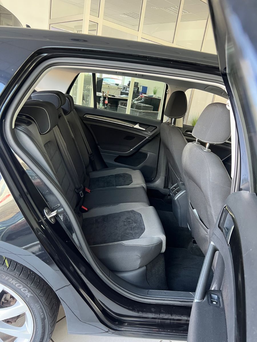 Fahrzeugabbildung Volkswagen Golf VII Lim. 2.0 TDI Highline BMT