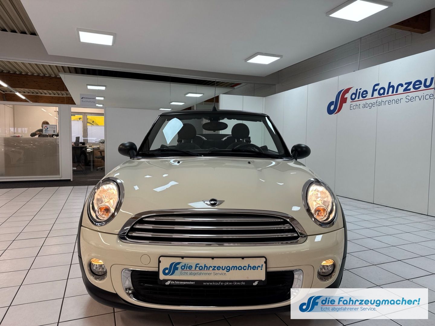 Fahrzeugabbildung MINI One Cabrio El. Verdeck Klimaautom Ambientebeleuc