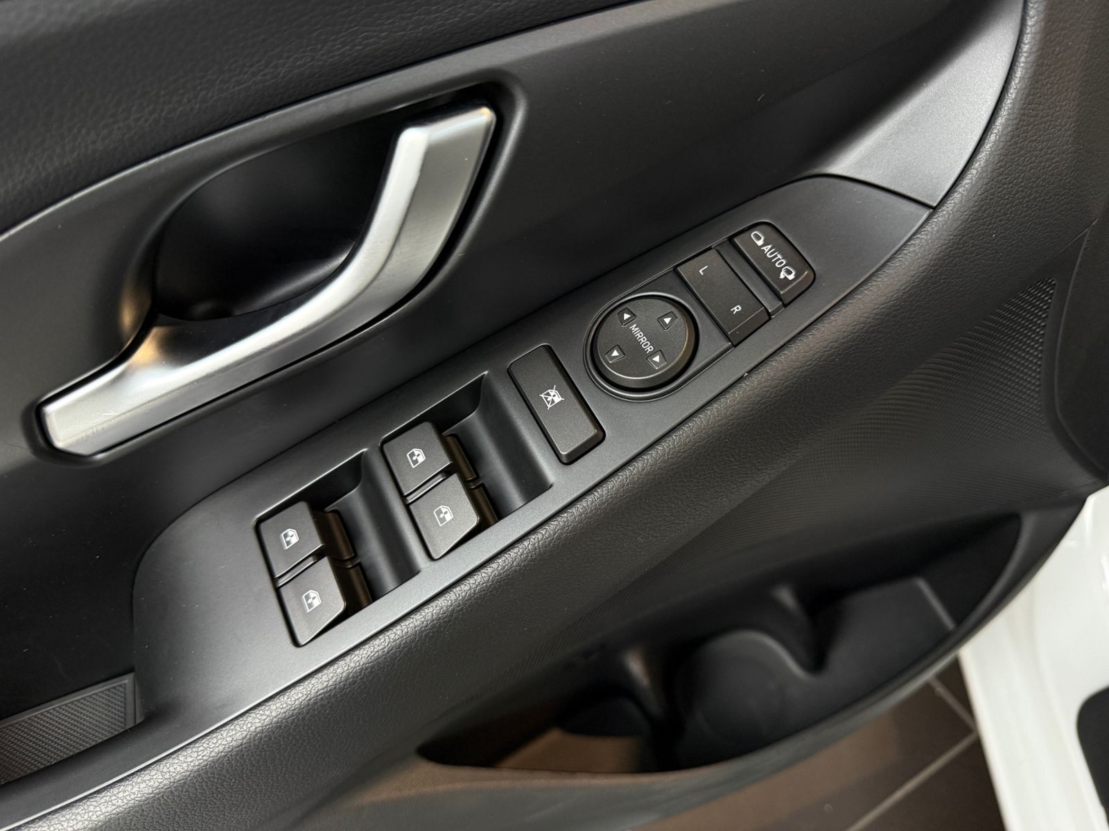 Fahrzeugabbildung Hyundai i30 N Line Mild-Hybrid PANO LED NAVI